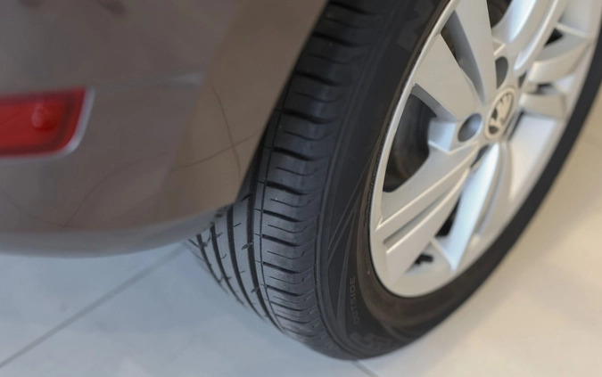 Skoda Fabia cena 52850 przebieg: 25415, rok produkcji 2019 z Nowe Miasto nad Pilicą małe 596